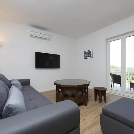 Apartment Leefe *