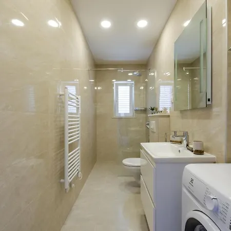 Leefe Apartamento *