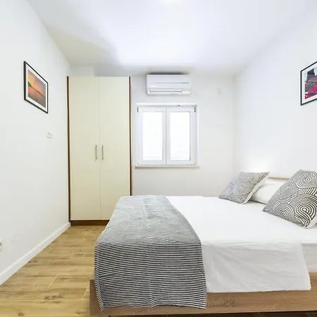 Leefe Apartamento *