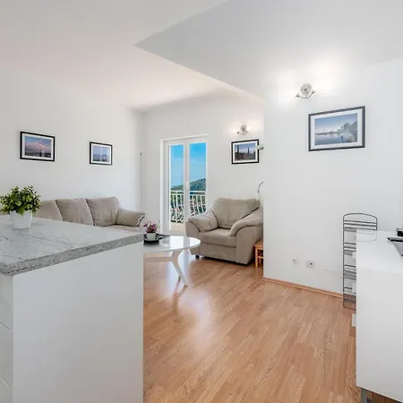 Leefe Apartamento *